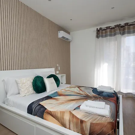 Apartment Ludo House - Charming Con Patio A Due Passi Dalla Cattedrale