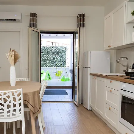 Ludo House - Charming Con Patio A Due Passi Dalla Cattedrale